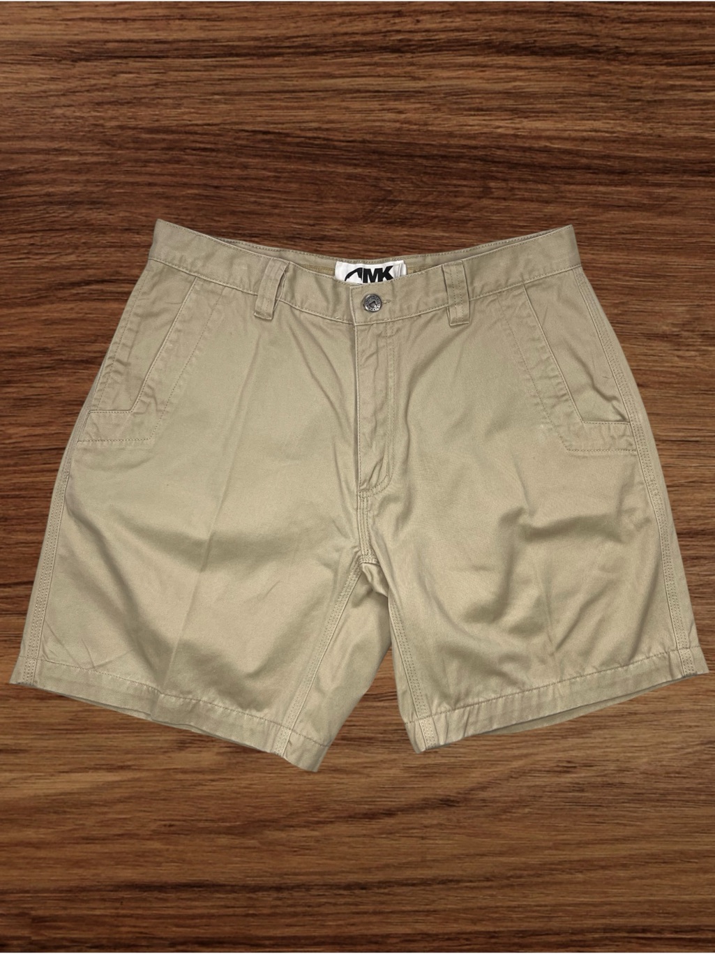 Mountain Khakis Men’s 8” Khaki Shorts. Size 33/10
